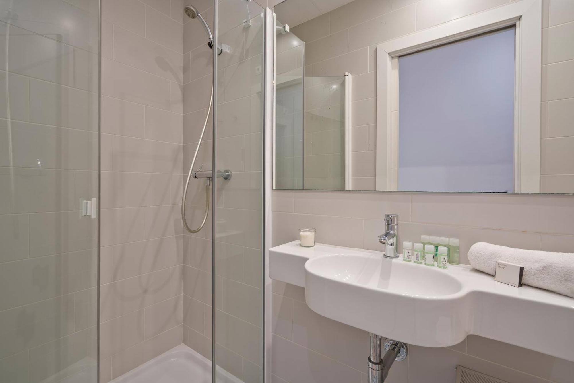 Bcnstop Sant Pau Suites Barcellona Esterno foto